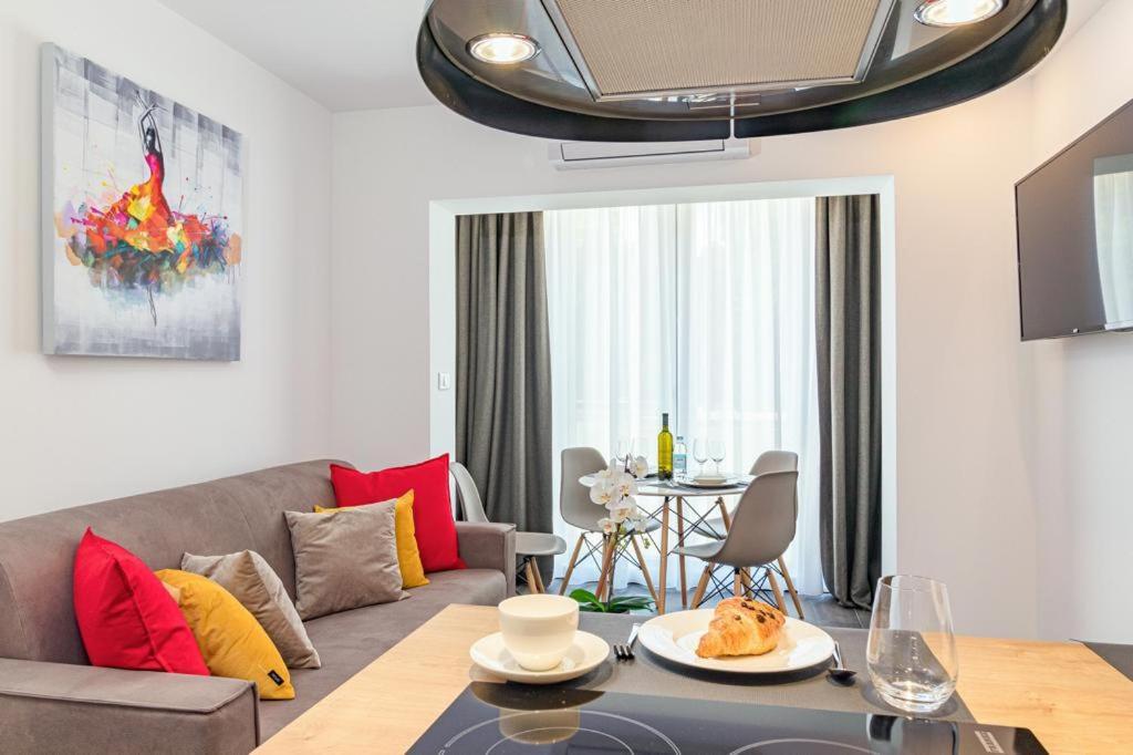 N&G New Apartment Stoja Beach بولا المظهر الخارجي الصورة