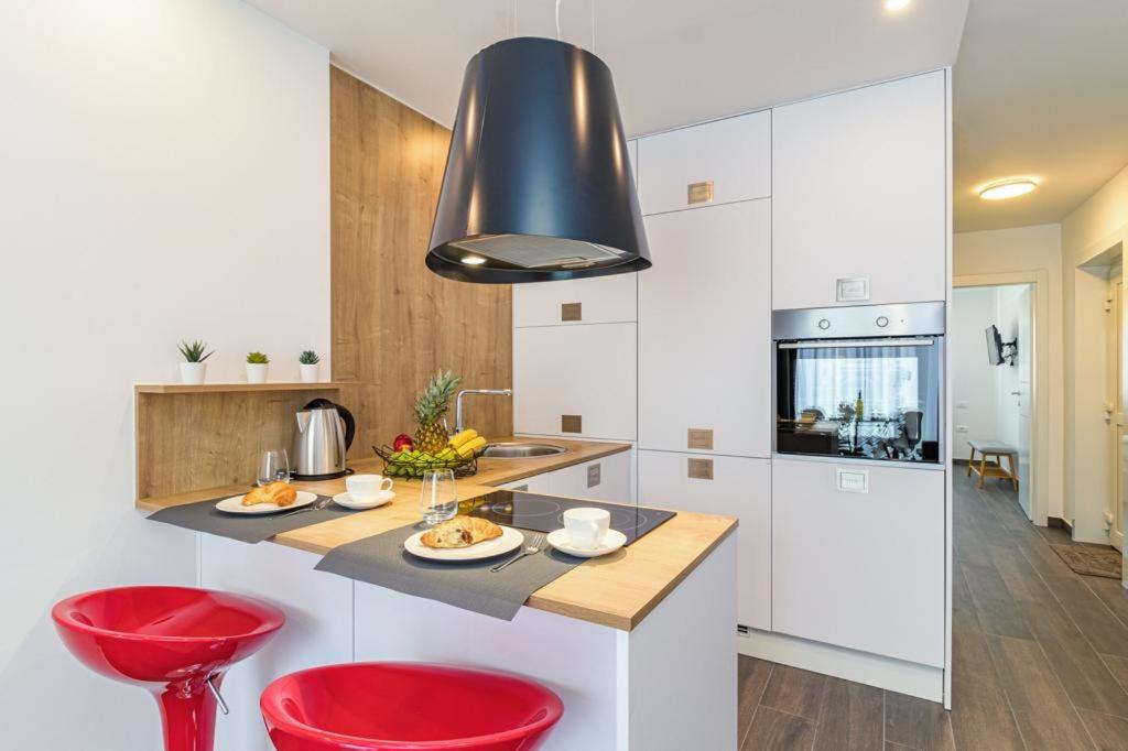 N&G New Apartment Stoja Beach بولا المظهر الخارجي الصورة